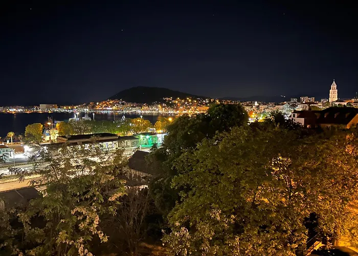 Bregos Superior Apartment - Unique Design 3-Br - Unbelievable Panoramic View Of Split - Walking Distance From Unesco Palace And Bacvice Beach - Free Parking - Buralux Properties