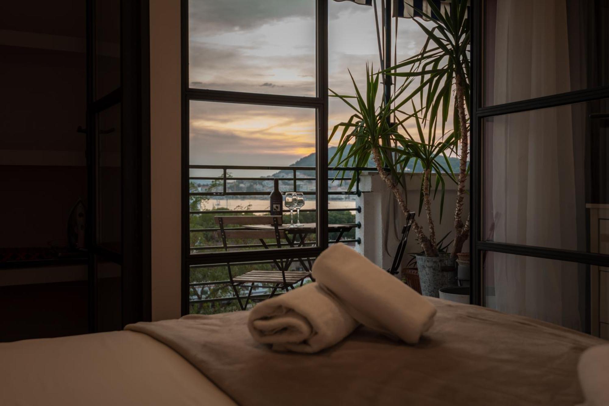 Appartement Bregos Superior - Unique Design 3-br - Unbelievable Panoramic View Of - Walking Distance From Unesco Palace And Bacvice - Free Parking - Buralux