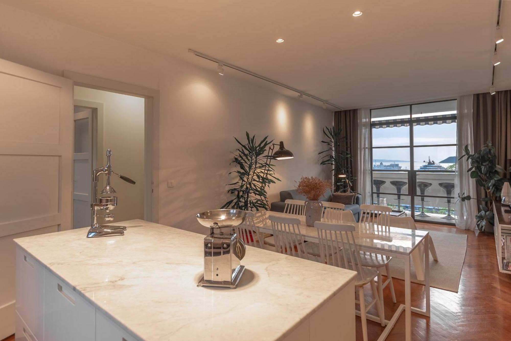 Apartman Bregos Superior - Unique Design 3-br - Unbelievable Panoramic View Of - Walking Distance From Unesco Palace And Bacvice - Free Parking - Buralux *