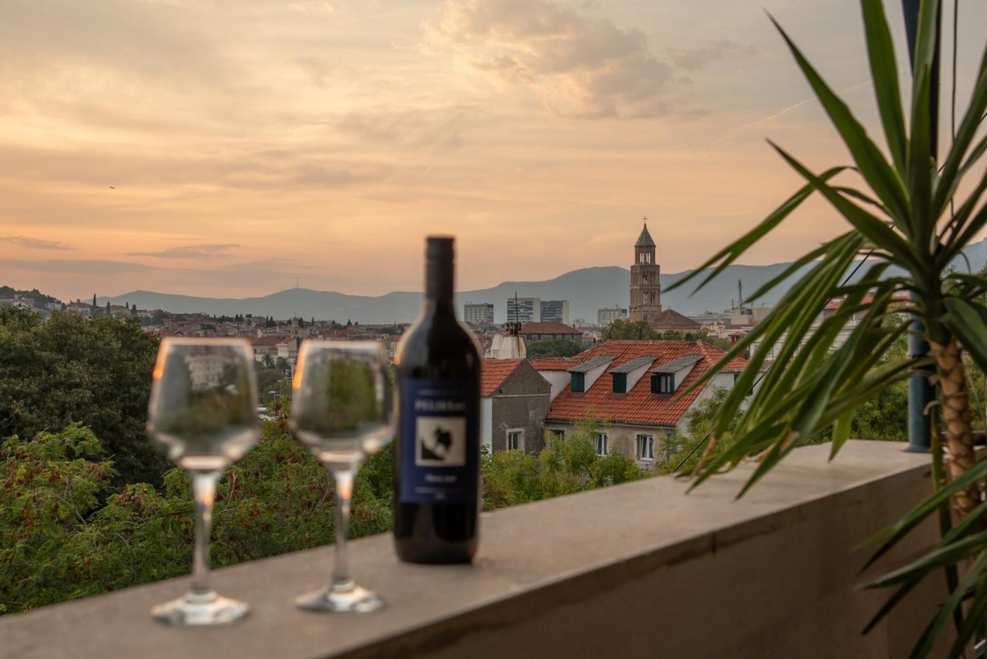 Bregos Superior - Unique Design 3-br - Unbelievable Panoramic View Of - Walking Distance From Unesco Palace And Bacvice - Free Parking - Buralux Appartement Split